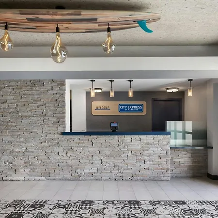 City Express By Marriott Manhattan Beach-2